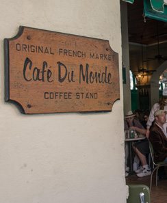 la Cafe Du Monde